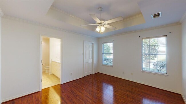 Building Photo - 1000 Henckley Ave
