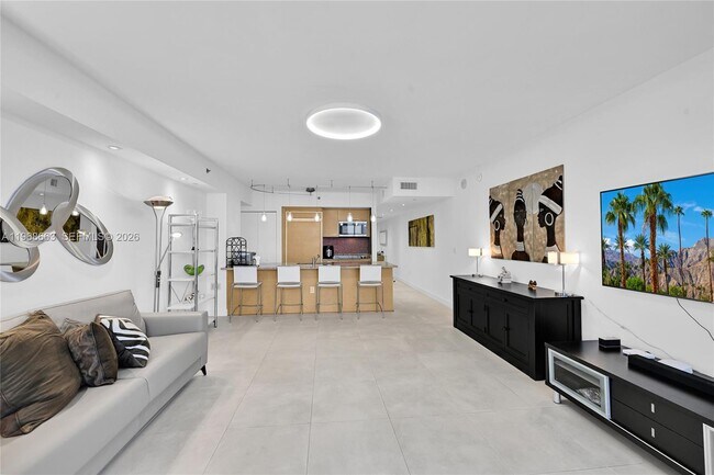 Building Photo - 1830 S Ocean Dr