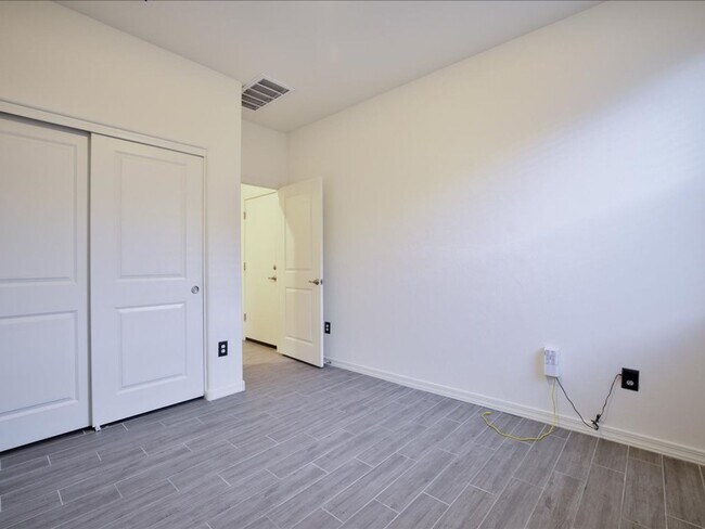 Building Photo - 3 Bedroom 2 Bathroom With Office/Flex room Located in RANCHO SAHUARITA!