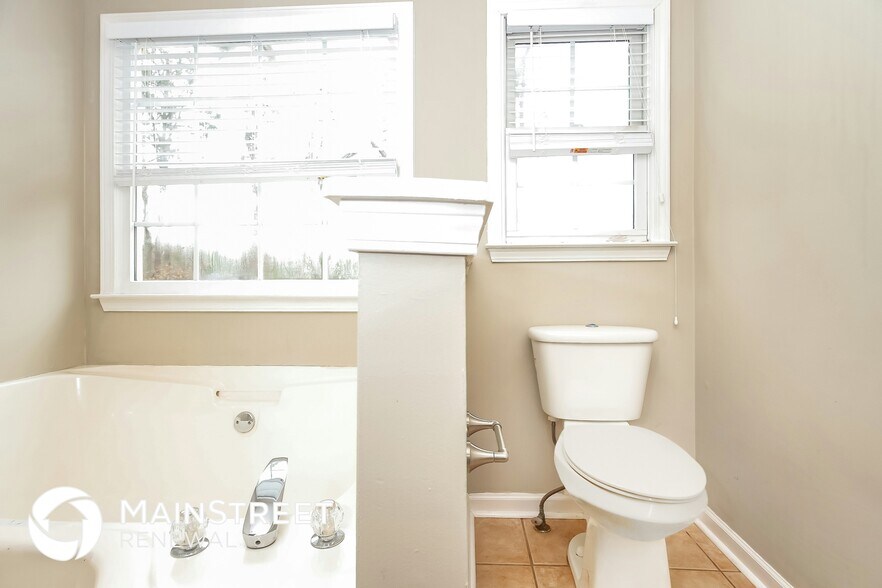 Building Photo - 304 Maplelake Dr