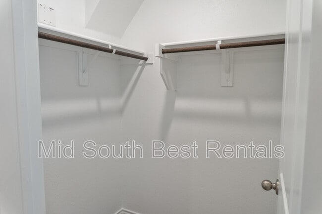 Building Photo - 311 Cedar Ct