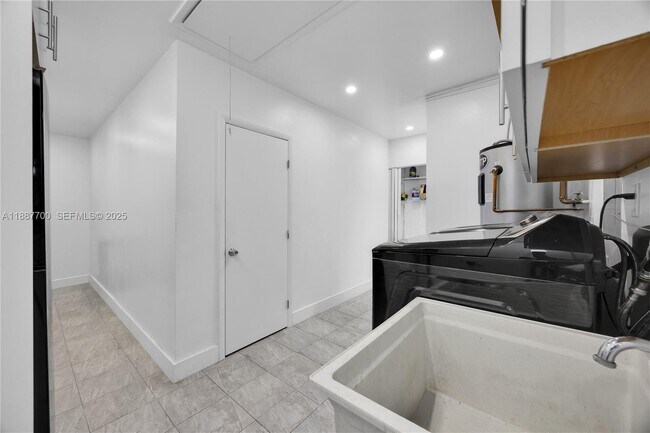 Building Photo - 5501 McKinley St