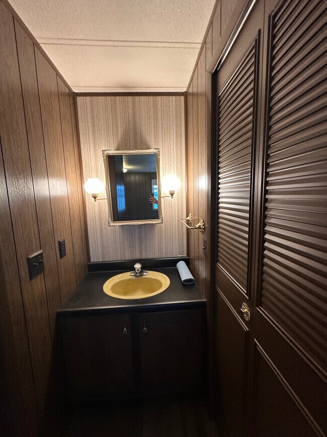 Building Photo - 5824 141st Ave