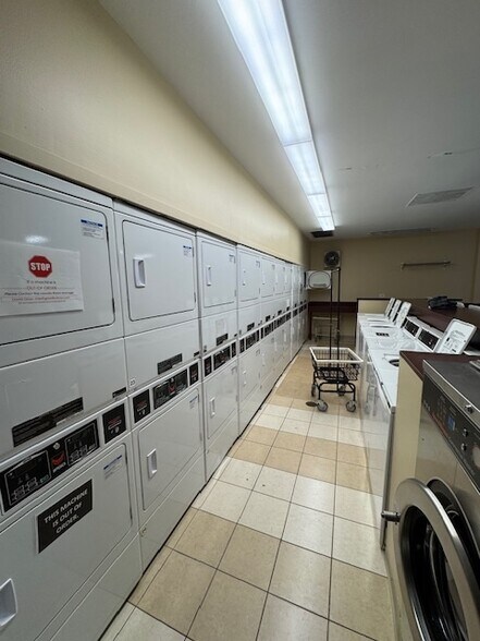 Building Photo - 30 E Huron St