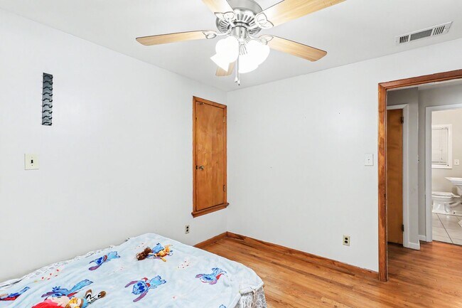Building Photo - Three bedroom, two bath single family home in Camp Hill