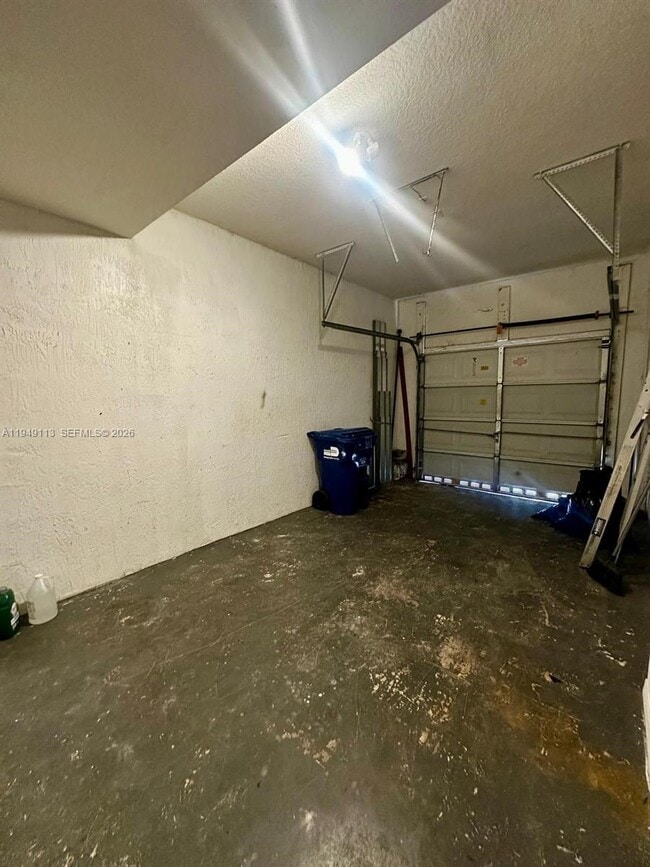 Building Photo - 15205 SW 30th Terrace