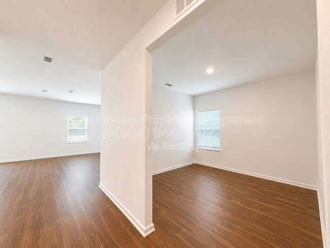 Building Photo - 161 Chesterwood Rd