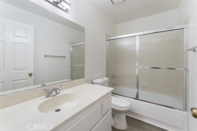 Building Photo - 731 E Cypress Ave