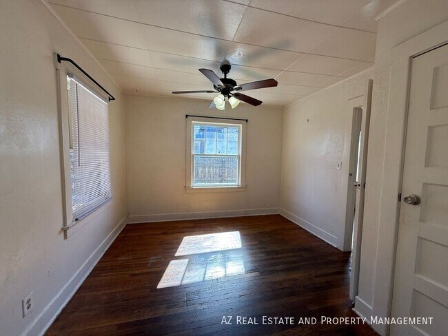 Building Photo - 3809 N 9th Pl