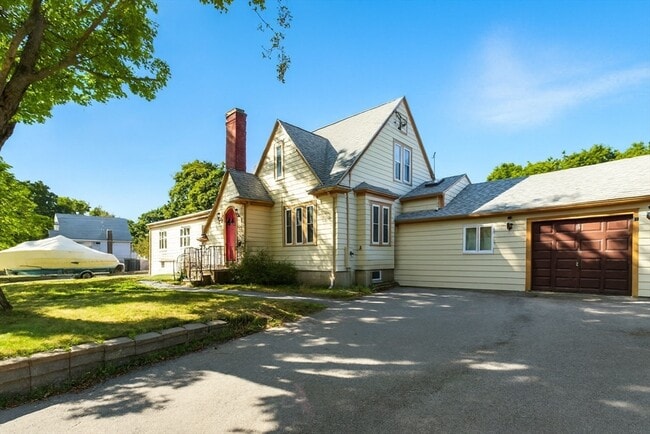 Building Photo - 28 Edgeworth St