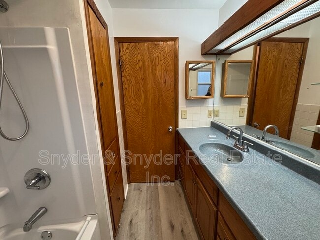 Building Photo - 1857-1859-1859 Cromwell Dr