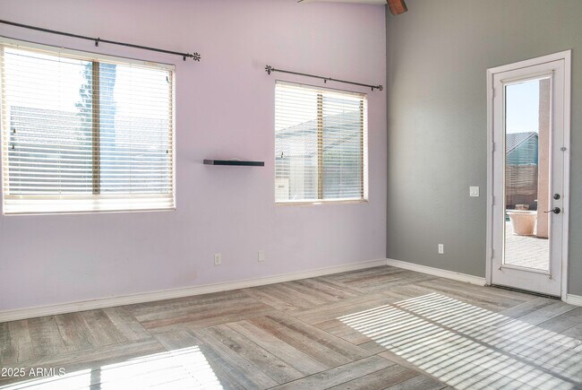 Building Photo - 46011 W Keller Dr