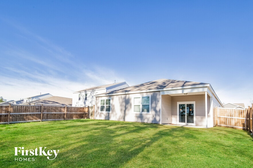 Building Photo - 590 Wayton Cir