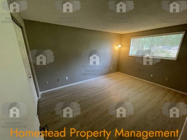 Building Photo - 3822-3828 Bayonne Dr SE