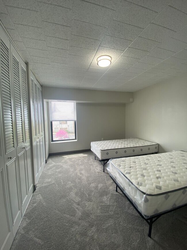 Building Photo - Beaver Terrace-502