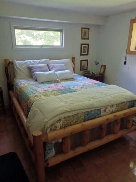 Building Photo - 451 Charlie Dr