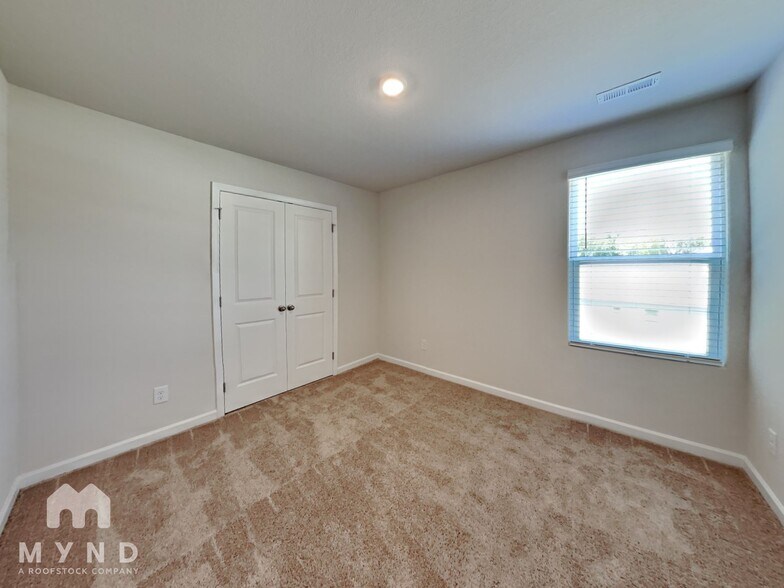 Building Photo - 218 Taverners Ln