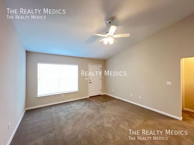 Building Photo - 6 Juniper Way