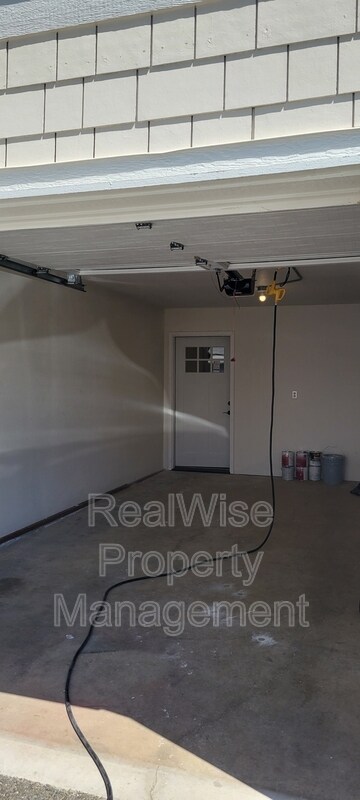 Building Photo - 1658 NE Foothill Blvd