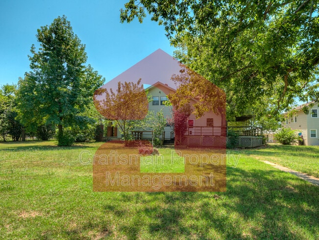 Building Photo - 1501 Gladstone Terrace