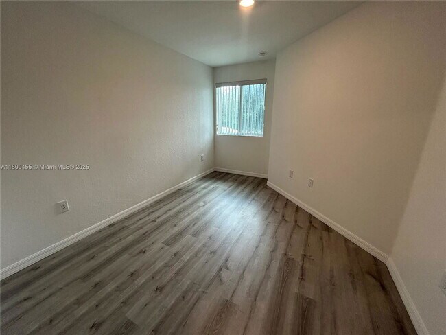 Building Photo - 4756 SW 63rd Ave
