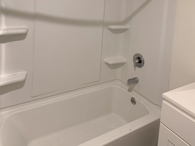 Building Photo - Spacious 3-Bedroom Apartment Near UVM with Private Entrance & Parking