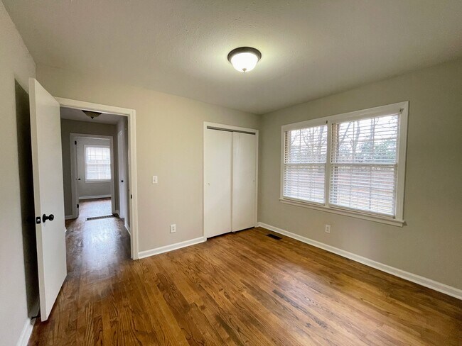 Building Photo - 615 Austin Dr NW