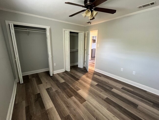 Building Photo - 932 Helios Ave