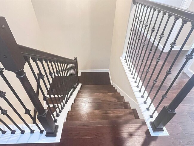 Building Photo - 15150 Evergreen Oak Loop