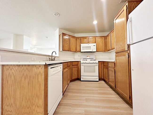 Building Photo - 4 BEDROOM WITH LOFT IN CUL DE SAC IN LONE MOUNTAIN