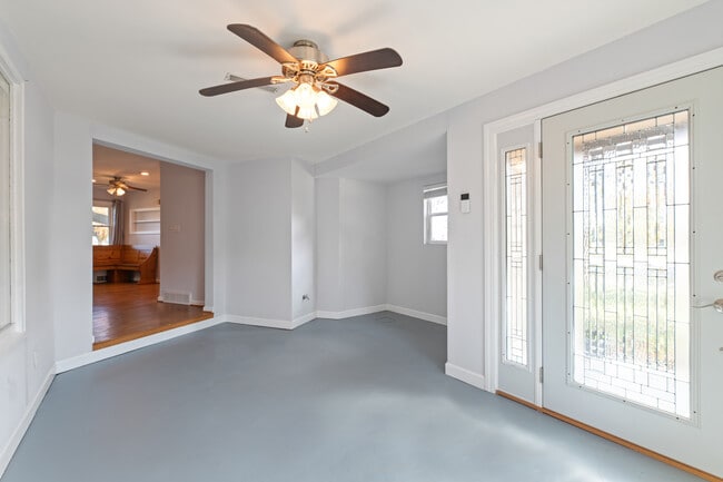 Building Photo - 22 E Hawthorne St