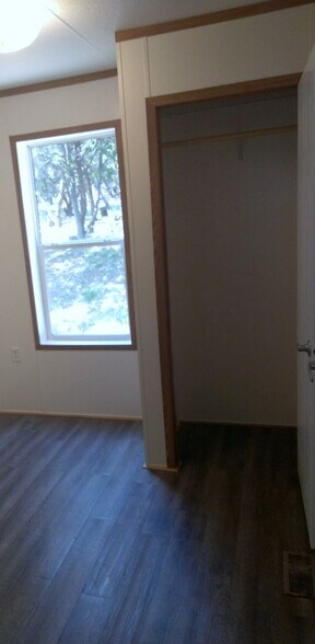 Building Photo - 385 Duck Mountain Ln