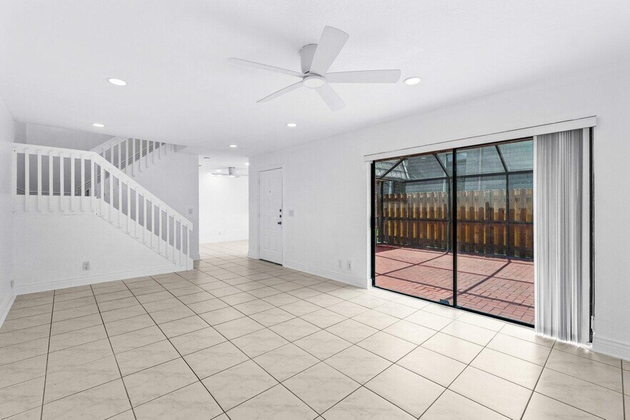 Building Photo - 7577 Courtyard Run W