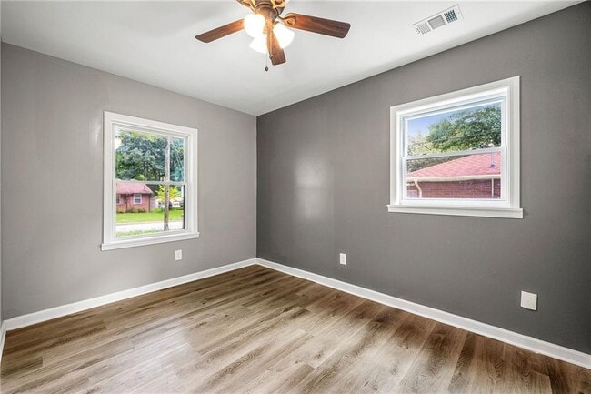 Building Photo - 128 Alexander Ct