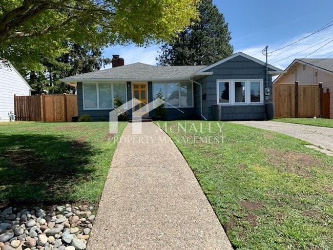 Building Photo - 4 Bedroom, 1.75 bath Rambler in North Tacoma