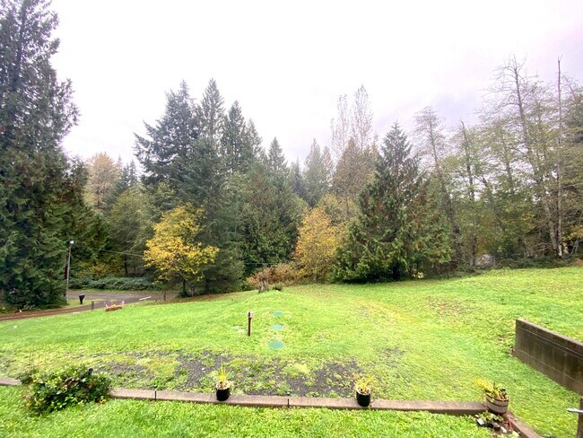 Building Photo - 60 W Puyallup Dr