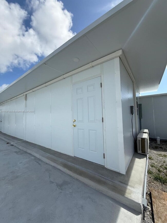 Primary Photo - 11260 SW 203rd St