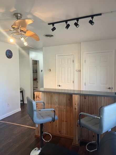 Building Photo - 14714 Edgewater Dr