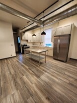 Building Photo - 618 Saint Joseph St