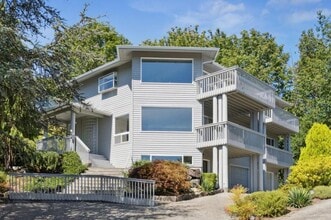 Building Photo - 3 bedroom in Lake Forest Park WA 98155