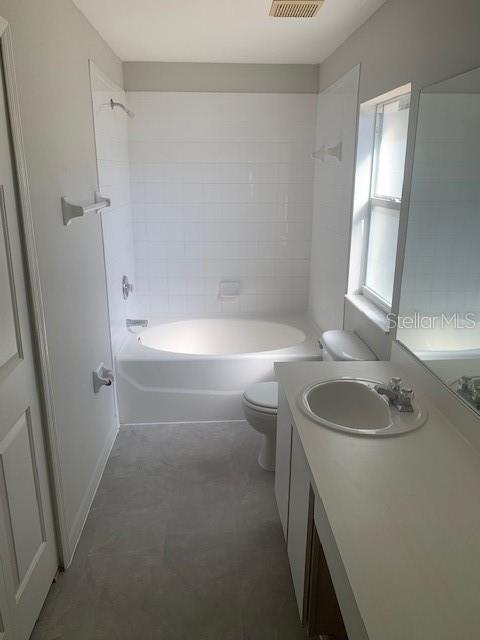 Building Photo - 3004 Summer House Dr