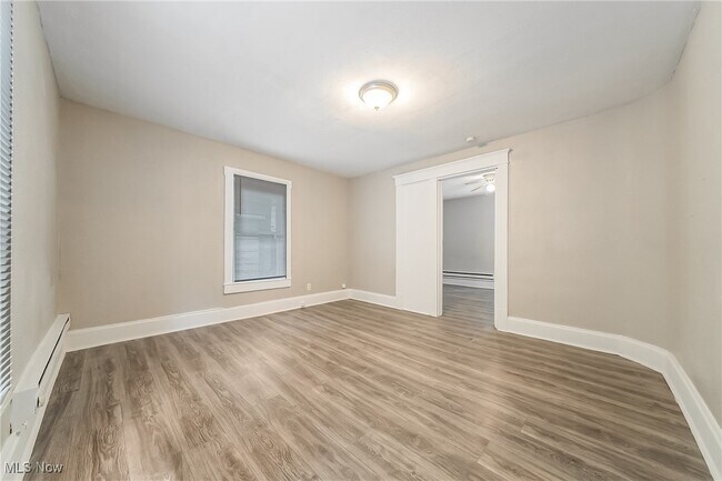Building Photo - 2036 Lark St