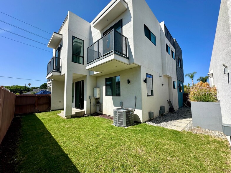 Building Photo - 6439 W 86th Pl