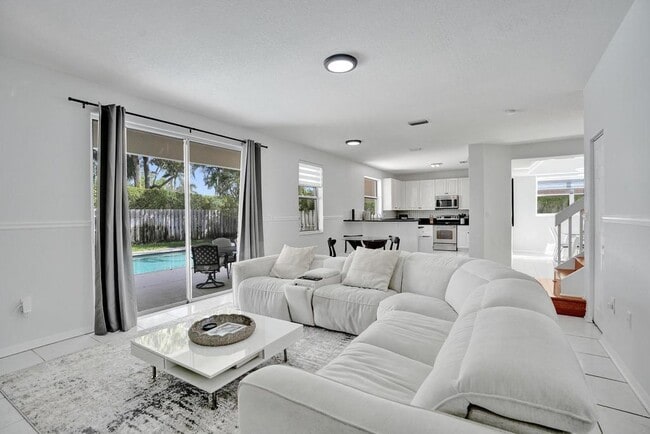 Building Photo - 16405 Diamond Head Dr