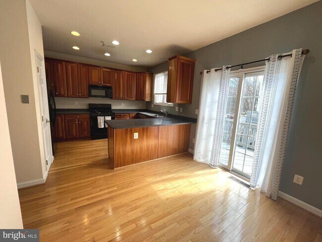 Building Photo - 1601 Leeds Castle Dr