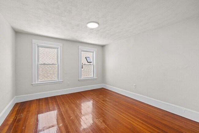 Building Photo - 85 Linden Ave