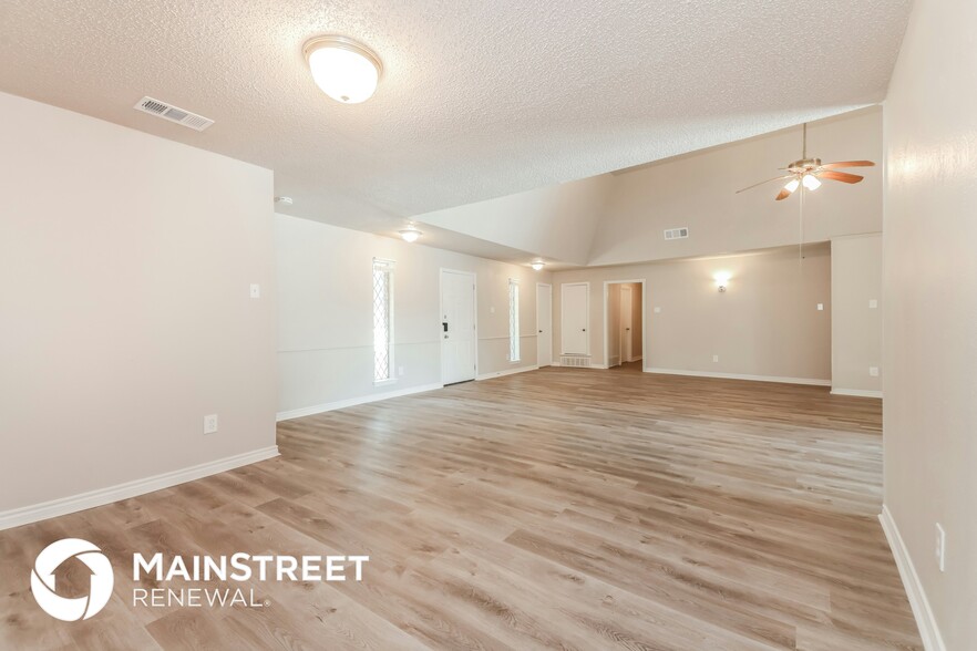 Building Photo - 3405 Valley View Ln