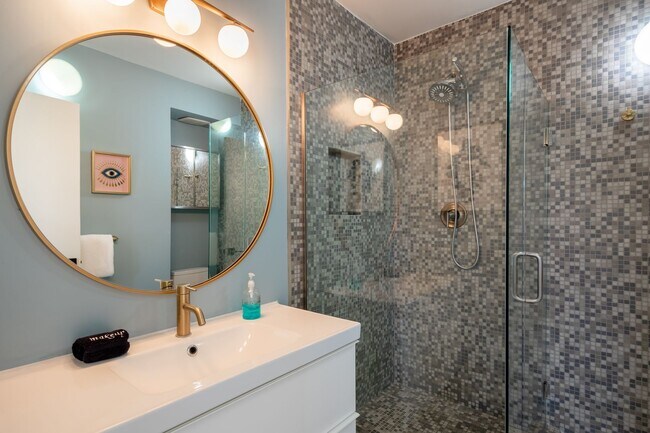 Building Photo - Luxury Mid Century Oasis in Palm Springs
