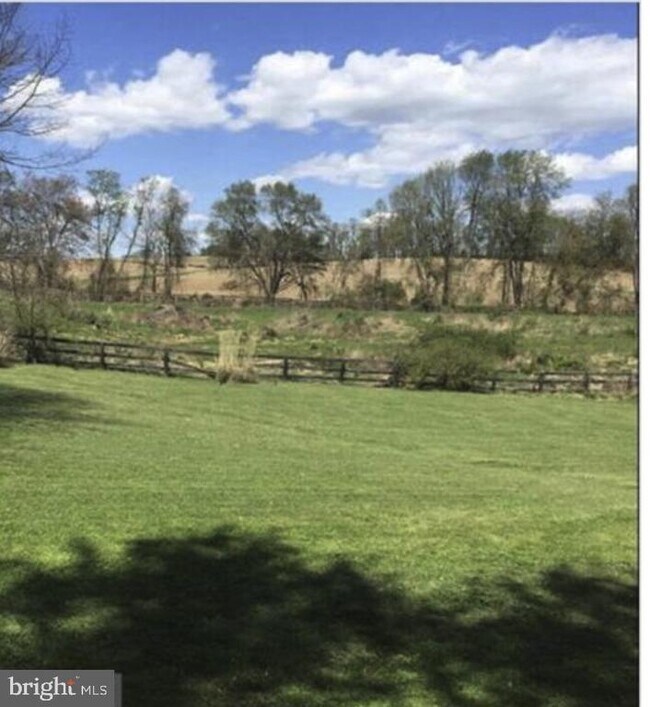 Building Photo - 15537 Carroll Rd