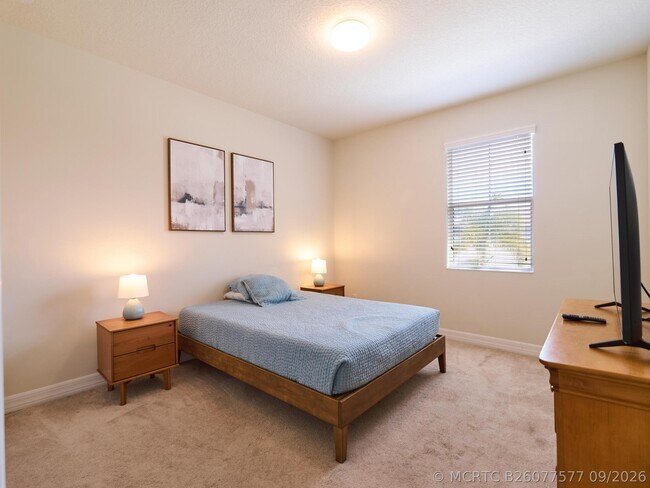 Building Photo - 1080 Community Dr